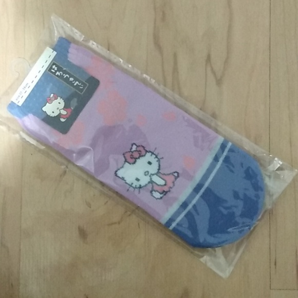 3 pairs Hello Kitty Ladies / Girl Socks - Picture 2 of 10